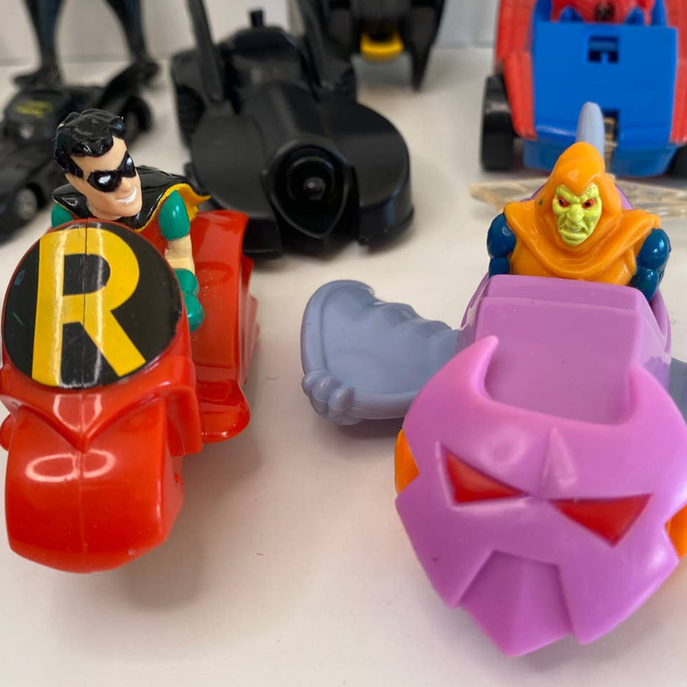 VINTAGE 1990'S MARVEL and DC COMIC Toy Bundle of 11 Pieces - Picture 10 of 10